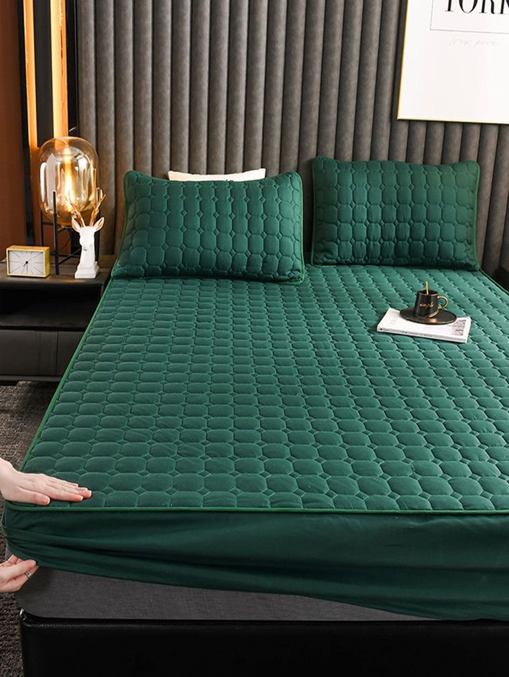 Ultrasonic Quilted Mattress Cover 100% Waterproof (Green)